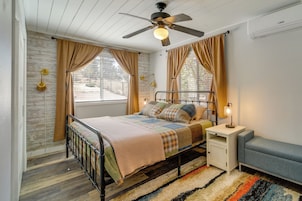 Cottage (2 Bedrooms) | Interior