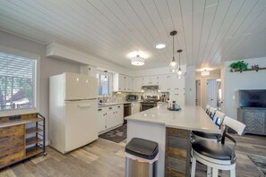 Cottage (2 Bedrooms) | Interior - Central Payson Outdoor Retreat w/ Private Backyard (Payson)