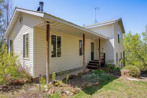 House (3 Bedrooms) | Interior - Gateway to Yellowstone Country: Home w/ Fire Pit (Ashton)
