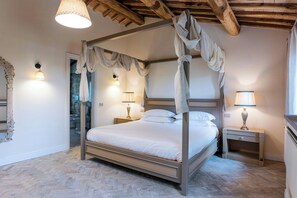 Free WiFi - Italian villa with pool among olive trees (Porano)