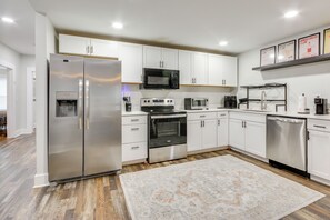 House (6 Bedrooms) | Interior - Great for Groups! Greensboro Getaway, 1 Mi to Dtwn (Greensboro)
