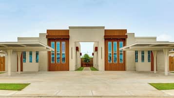 Apartemen (2 Bedrooms) | Bagian depan properti