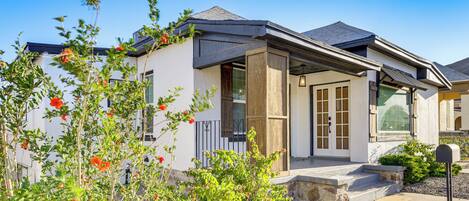 House (3 Bedrooms) | Front of property