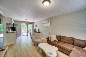 Interior - Table Rock Lake Access! Modern Water-view Retreat (Kimberling City)