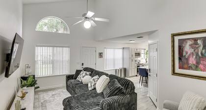 Private Yard + Deck: Tallahassee Towhome!
