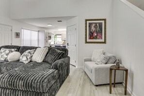 Apartment (3 Bedrooms) | Interior - Private Yard + Deck: Tallahassee Towhome! (Tallahassee)