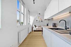 Fridge, oven, stovetop, dishwasher - The Heart of Shopping & City Life (Bratislava)
