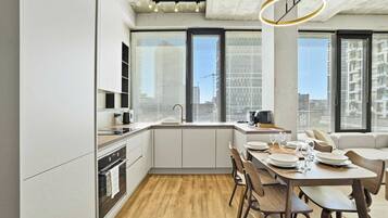 Fridge, microwave, oven, stovetop