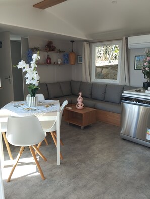 Interior - My little folly (Saint-Raphaël)