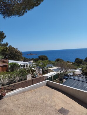 Property grounds - My little folly (Saint-Raphaël)