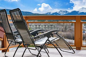 Property grounds - Large wrap around deck with beautiful view of sunsets and Byers Peak (Fraser)