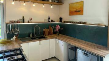 Oven, dishwasher, coffee/tea maker