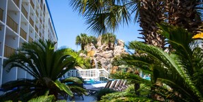 A heated pool - Sunset Beachside Escape with Pools Near Dining Spots | 3 Units (Fort Walton Beach)
