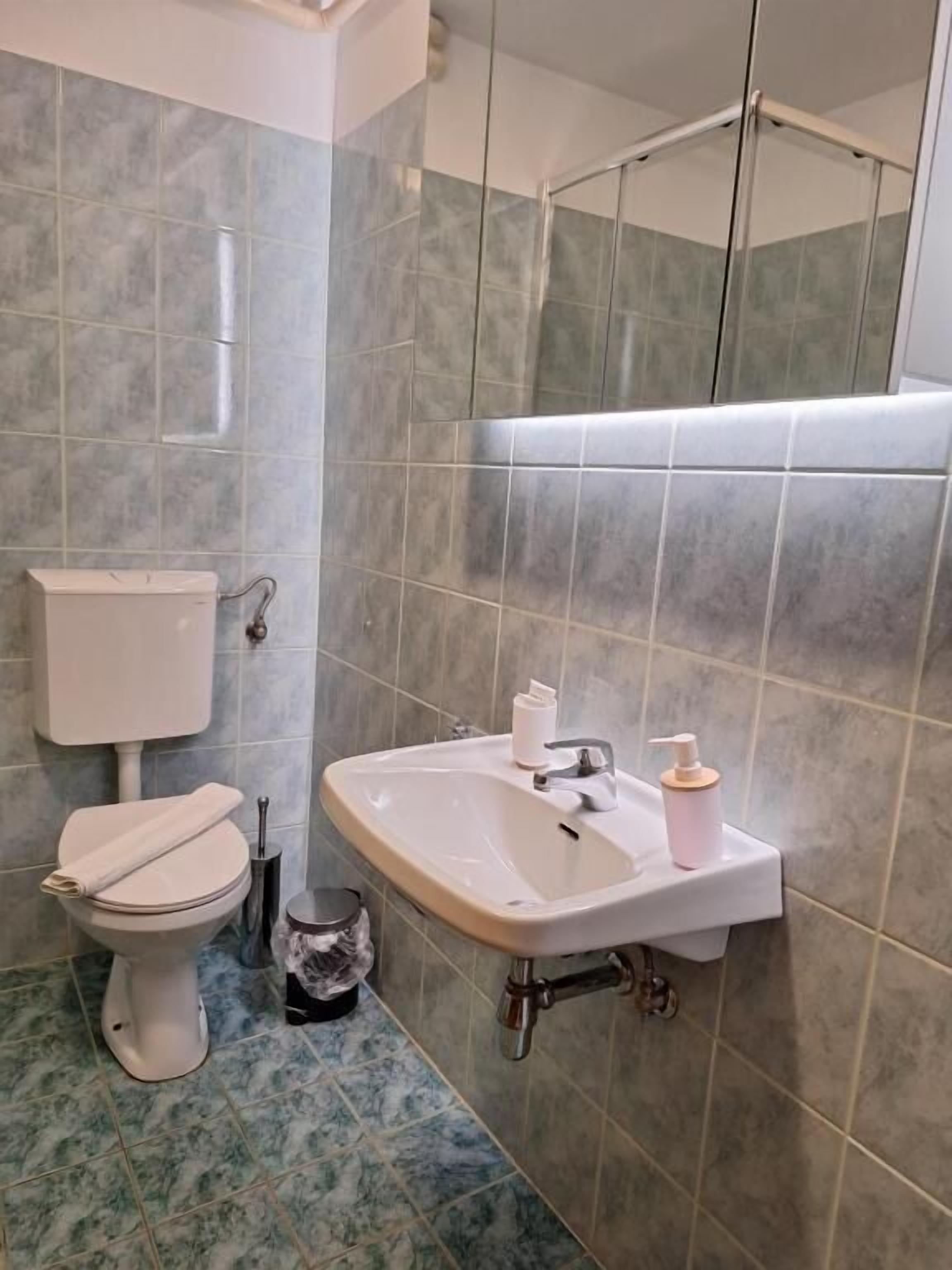 Deluxe Apartment, Garden View | Bathroom