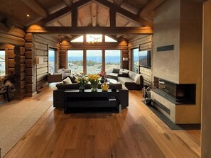 TV, fireplace - Luxurious log cabin at Mostertoppen (Øyer)