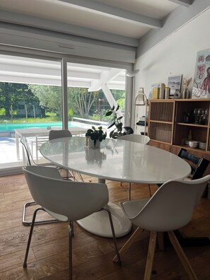 Dining - Vrbo Property (La Teste-de-Buch)