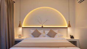 Chalet, 1 Bedroom, Private Pool | Egyptian cotton sheets, premium bedding, pillow-top beds, in-room safe