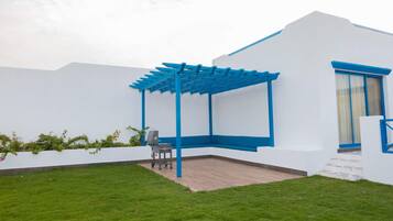 Chalet, 1 Bedroom, Accessible Bathtub, Private Pool | Terrace/patio