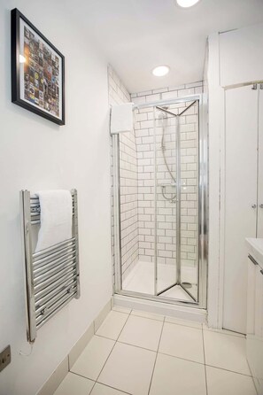Bathroom - 2 Bed Northern Quarter Loft | City Centre (Greater Manchester)