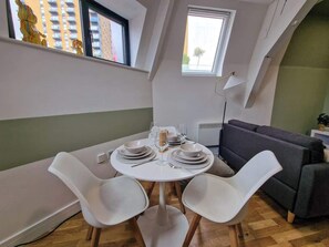 Dining - 2 Bed Northern Quarter Loft | City Centre (Greater Manchester)