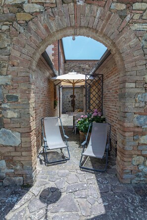 Terrace/patio - Cozy flat with pool and cypress view in Cetona (Piazza)