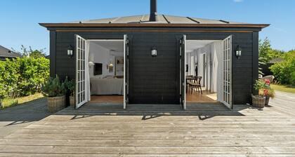Bright house by the beach with sea view in Nyborg