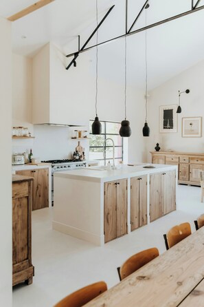 Microwave, oven, dishwasher, coffee/tea maker - Renovated barn with panoramic views in Perigord (Bardou)