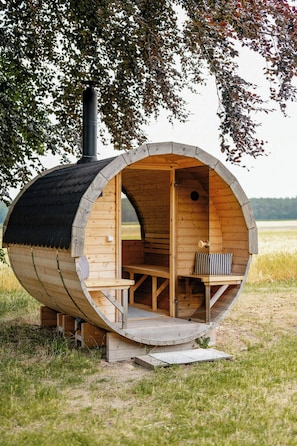 Property grounds - Romantic nights under the thatched roof (Scharnebeck)