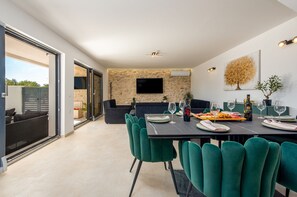 Dining - Villa Flora Zadar Villas (Perušic Benkovacki)
