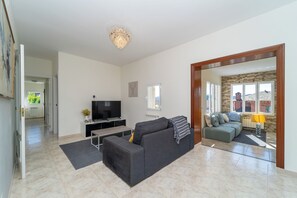 Smart TV, fireplace, table football, ping pong