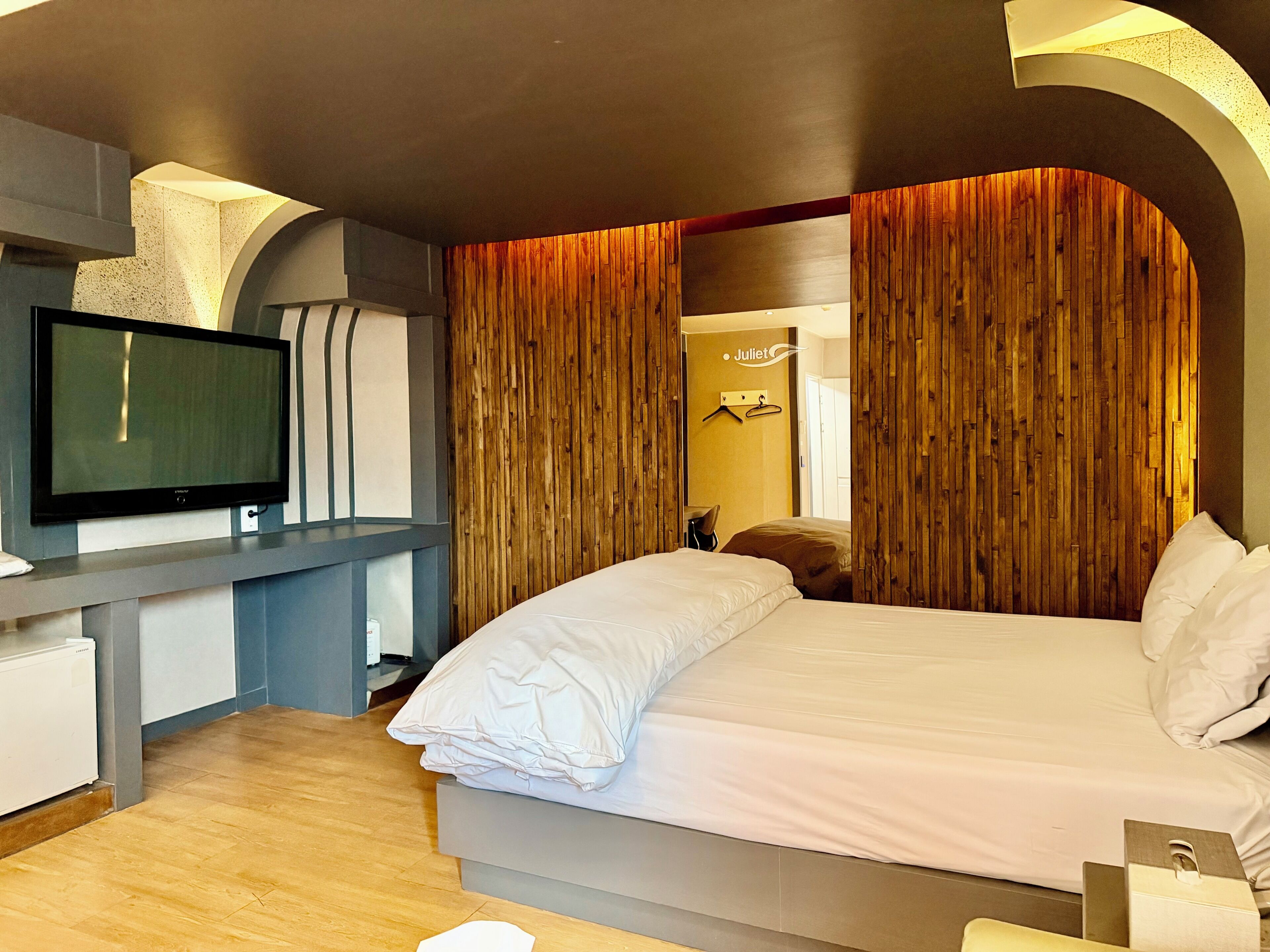 Standard Room | Desk, laptop workspace, free WiFi