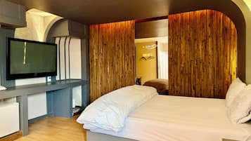 Standard Room | Desk, laptop workspace, free WiFi