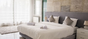 Gammarth Luxury Retreat – Villa avec Piscine Privée & Jardin Haut Standing