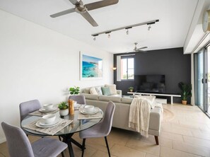 House, Smoking | 2 bedrooms - Zen Bayside Seaview - Balcony - Shared Pool (Darwin)