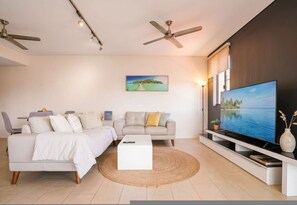 House, Smoking | 2 bedrooms - Zen Bayside Seaview - Balcony - Shared Pool (Darwin)