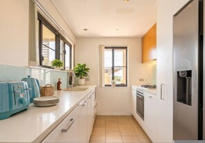 2 bedrooms - Zen Bayside Seaview - Balcony - Shared Pool (Darwin)