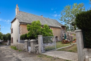 Exterior - Vrbo Property (Argences en Aubrac)