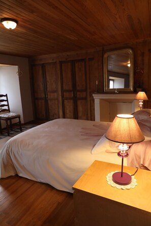 Room - Vrbo Property (Argences en Aubrac)