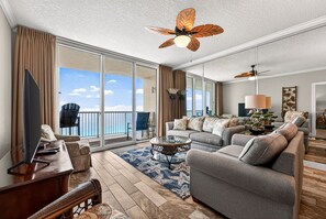 Smart TV - Beachfront 3BR at Pallazo 1107| Gulf Views| Balcony| Resort Pool (Panama City Beach)