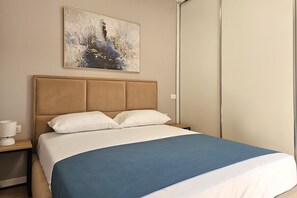 Familjepenthouse - flera sovrum (Deep Blue Rooftop - 111) | 2 sovrum, gratis wi-fi och sängkläder
