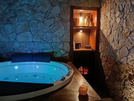 Interior. SPA ROOM SICILY WITH PRIVATE SPA ( WHIRLPOOL - SAUNA - TURKISH BATH )