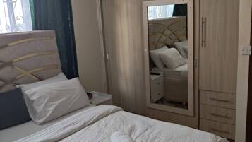 Apartment, 2 Bedrooms, Accessible, Smoking | 2 bedrooms