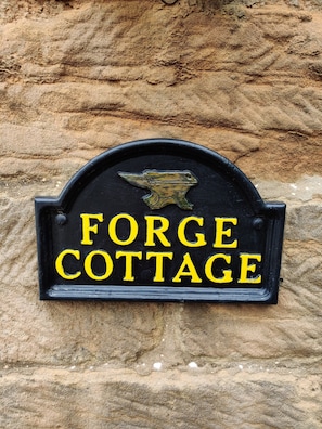 Exterior detail - Charming, single-storey cottage on a listed, 18th-century farmhouse (Robin Hood's Bay)