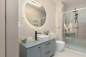 Bathroom - Modern Apartment with a Balcony | Near the Beach | Parking (Łeba)