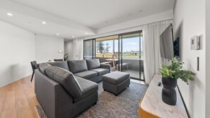 TV - Kove Apartment - B02 (Kiama)