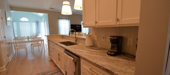 Single Family Home-Just minutes from Delaware Beaches!