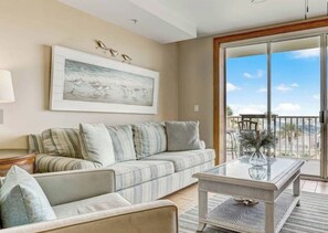 Smart TV, books - Beach Club 123: 2  BR, 2  BA Condominium in Tybee Island, Sleeps 6 (Tybee Island)