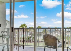 Interior - Beach Club 123: 2  BR, 2  BA Condominium in Tybee Island, Sleeps 6 (Tybee Island)