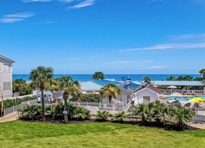 Property grounds - Beach Club 123: 2  BR, 2  BA Condominium in Tybee Island, Sleeps 6 (Tybee Island)
