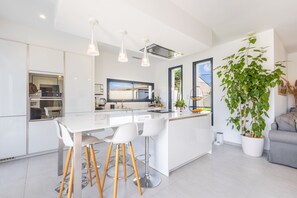 Fridge, microwave, oven, dishwasher - Valras'Loc Villa Serena  Pool (Sérignan)